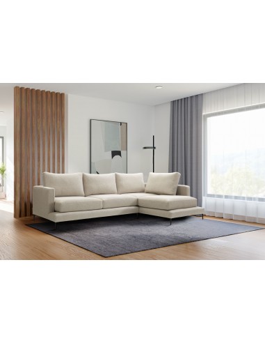Sofá chaise longue beige de 3 plazas con pata alta y chaise reversible en salón moderno