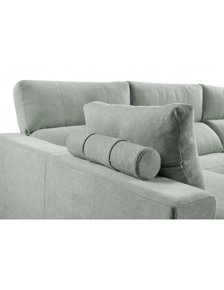 Sofá chaise longue relax gris claro con cojines decorativos y mecanismo reclinable motorizado