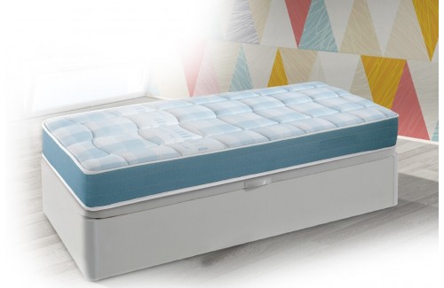 Colchón de muelles HIGH SCHOOL con núcleo azul y funda blanca acolchada, sobre base tapizada blanca